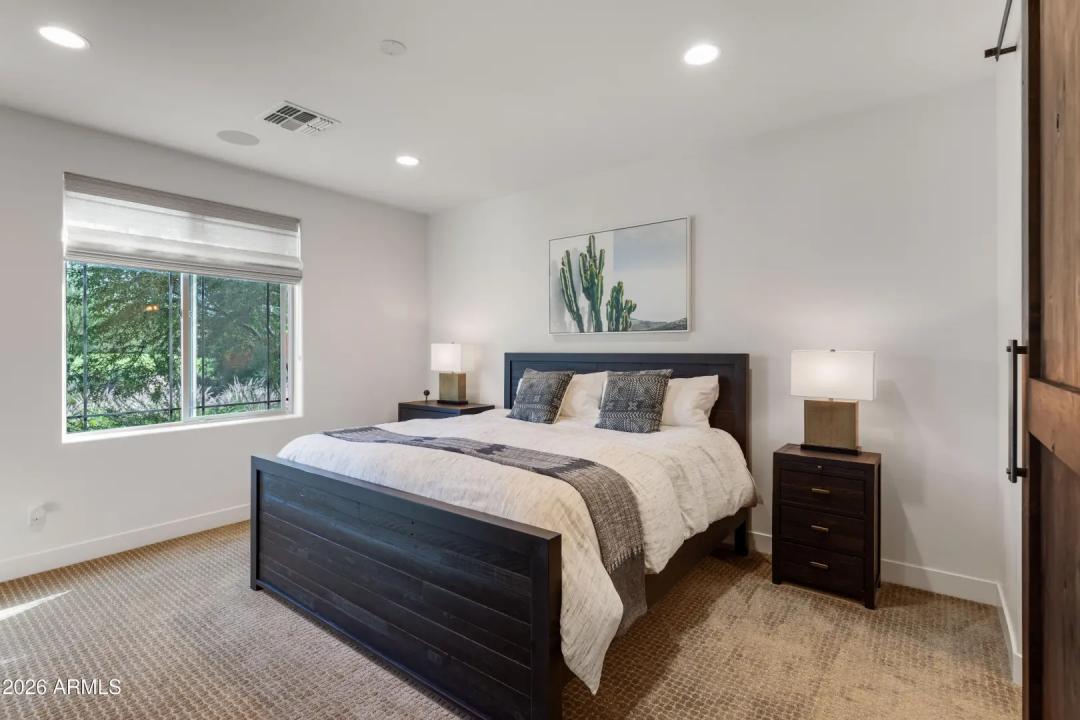 Real Estate Picture 10