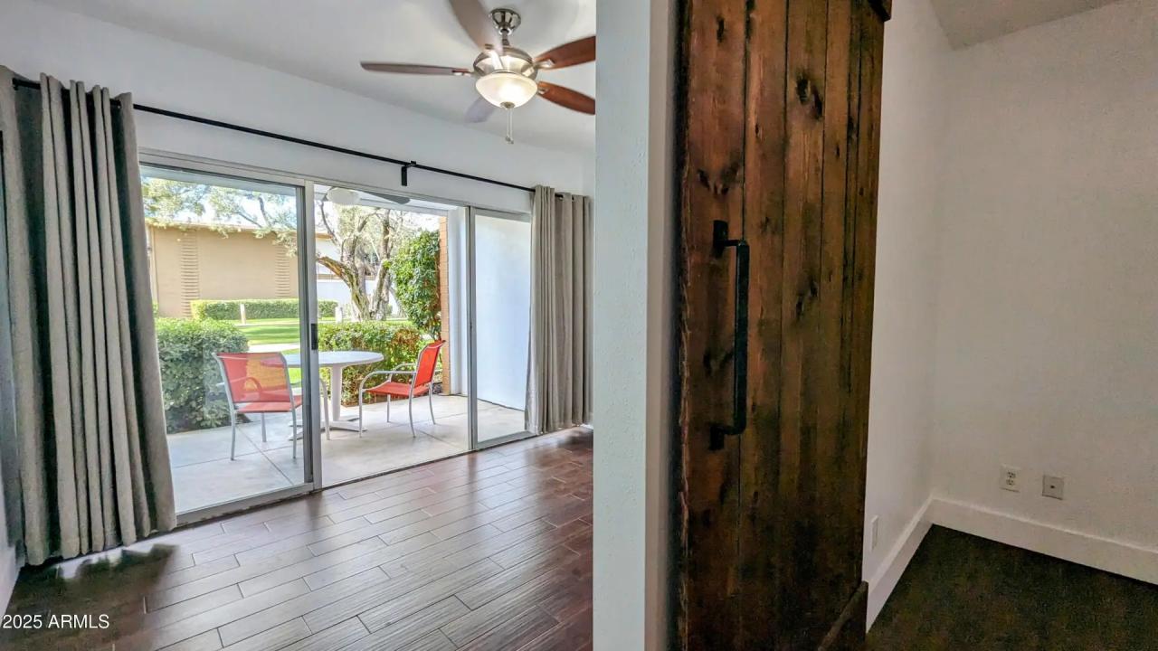 Real Estate Picture 11
