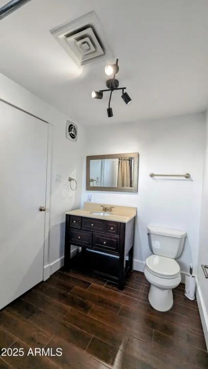 Real Estate Picture 16