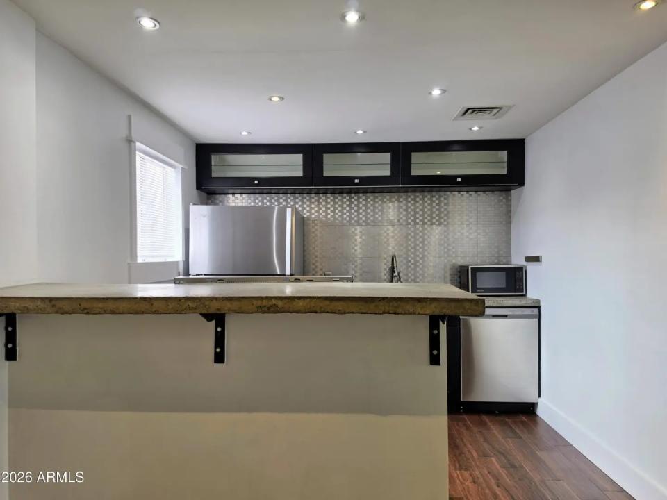Real Estate Picture 6