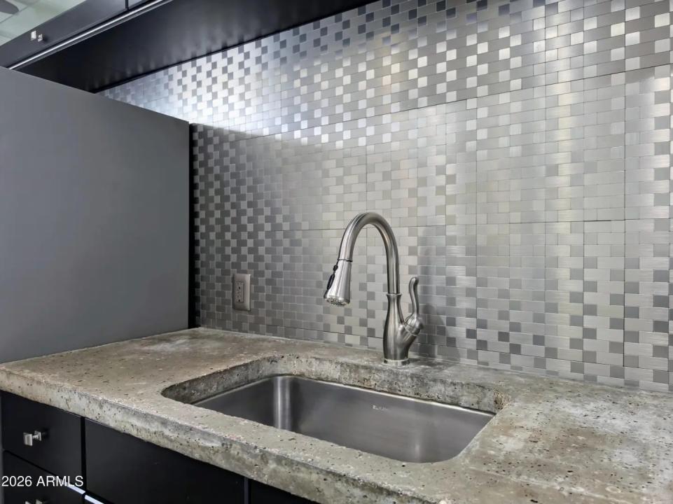 Real Estate Picture 9