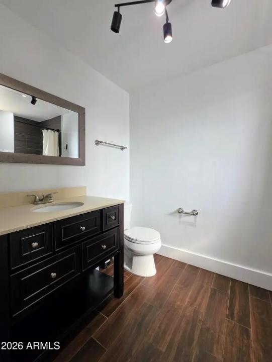 Real Estate Picture 17