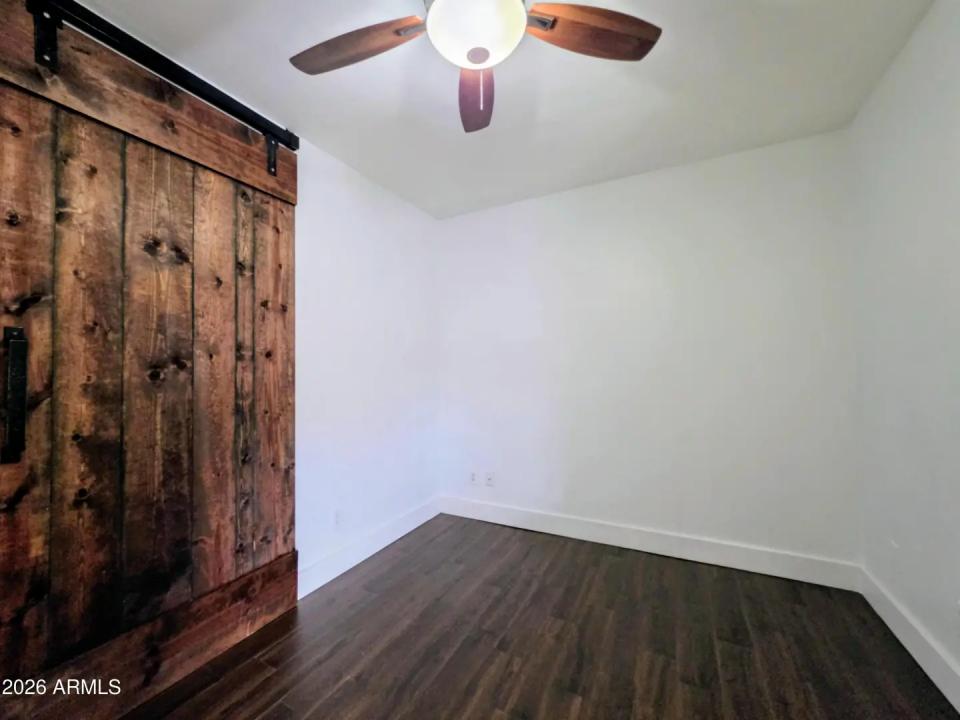 Real Estate Picture 12