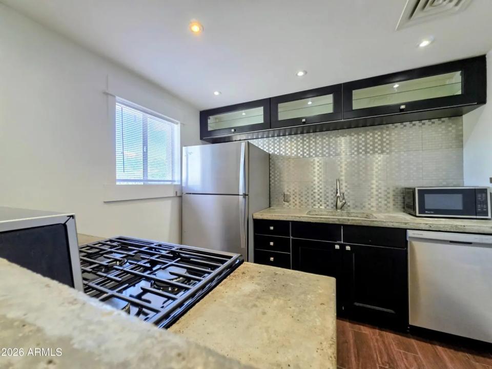 Real Estate Picture 5