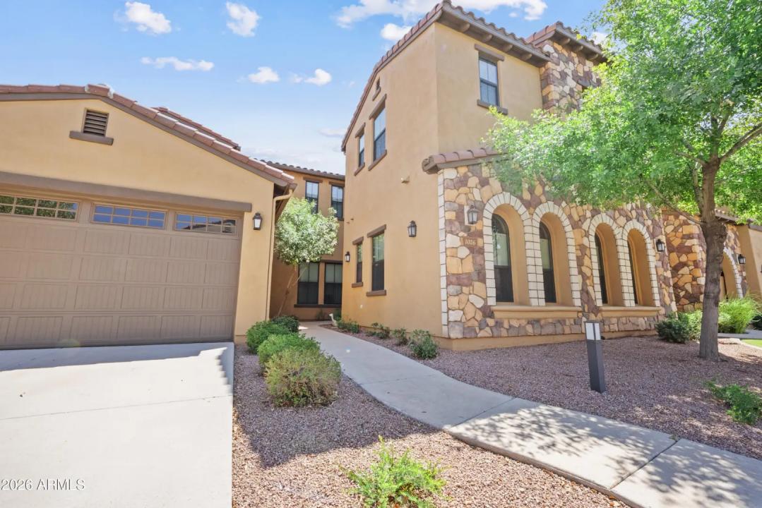 Real Estate Picture 4