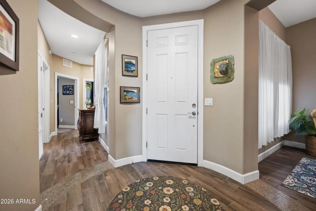 Real Estate Picture 3