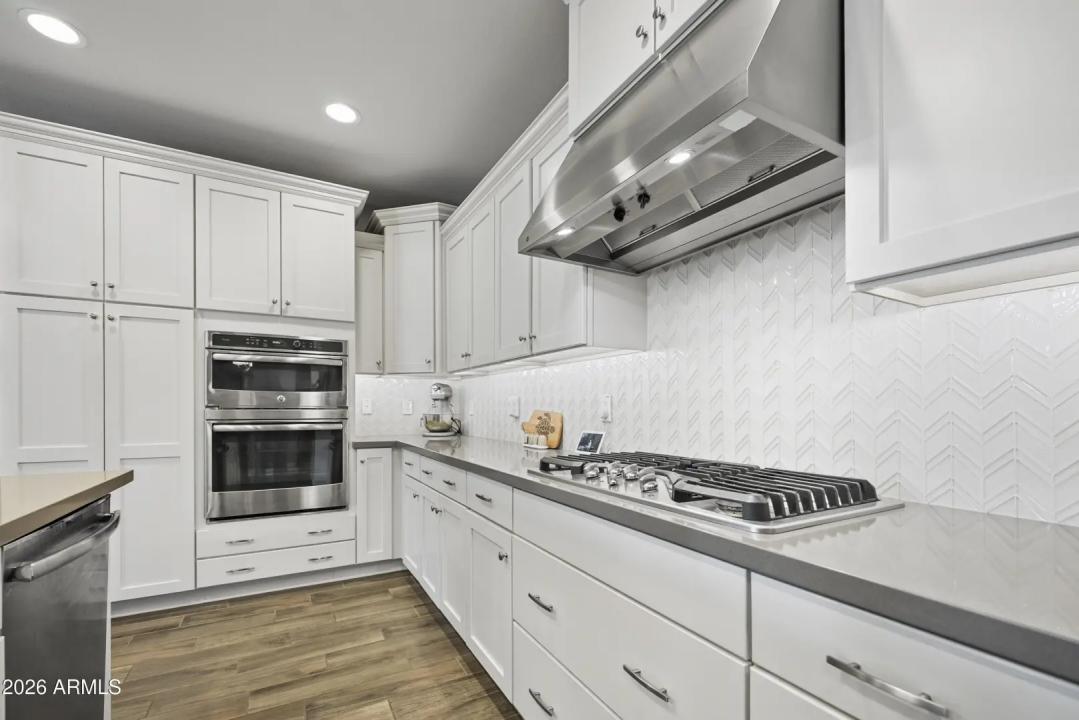 Real Estate Picture 6