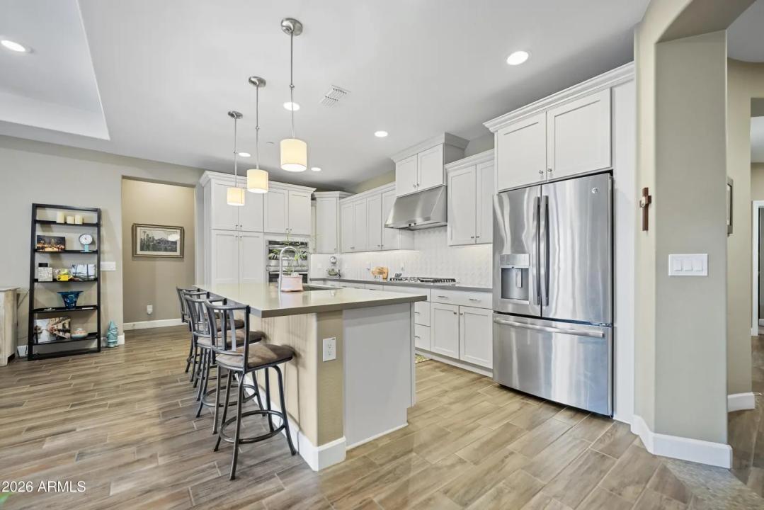 Real Estate Picture 9