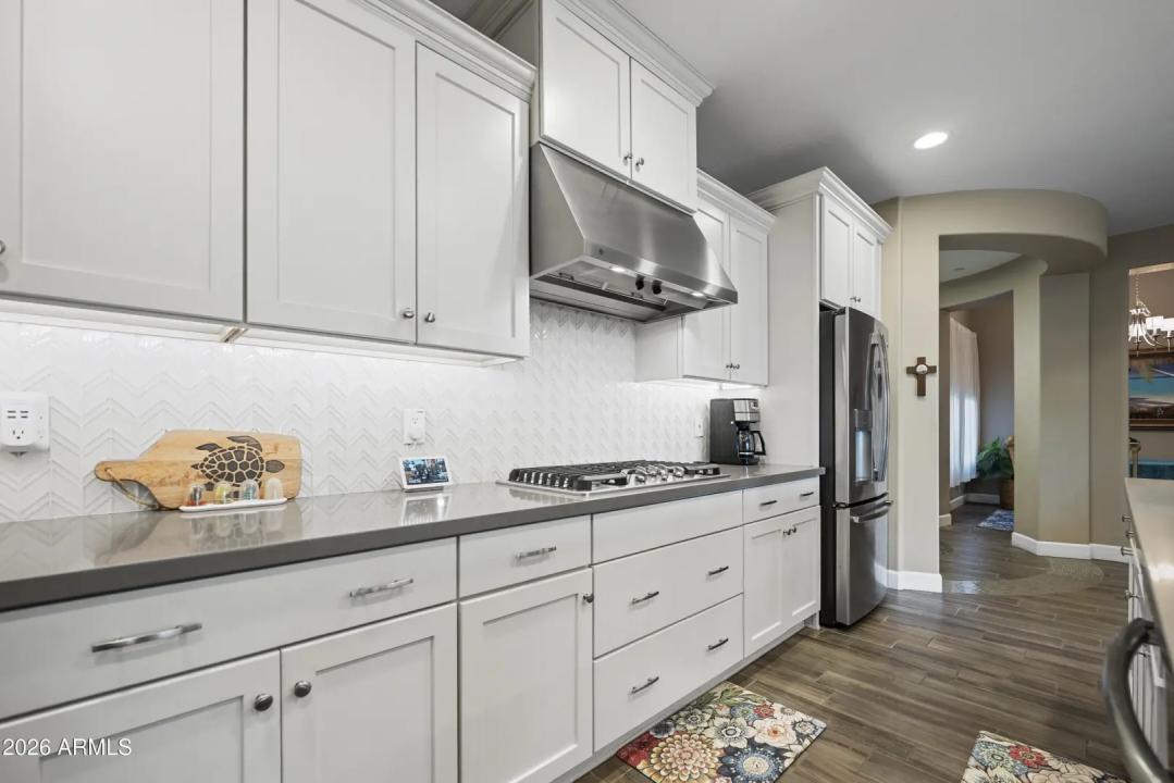 Real Estate Picture 10