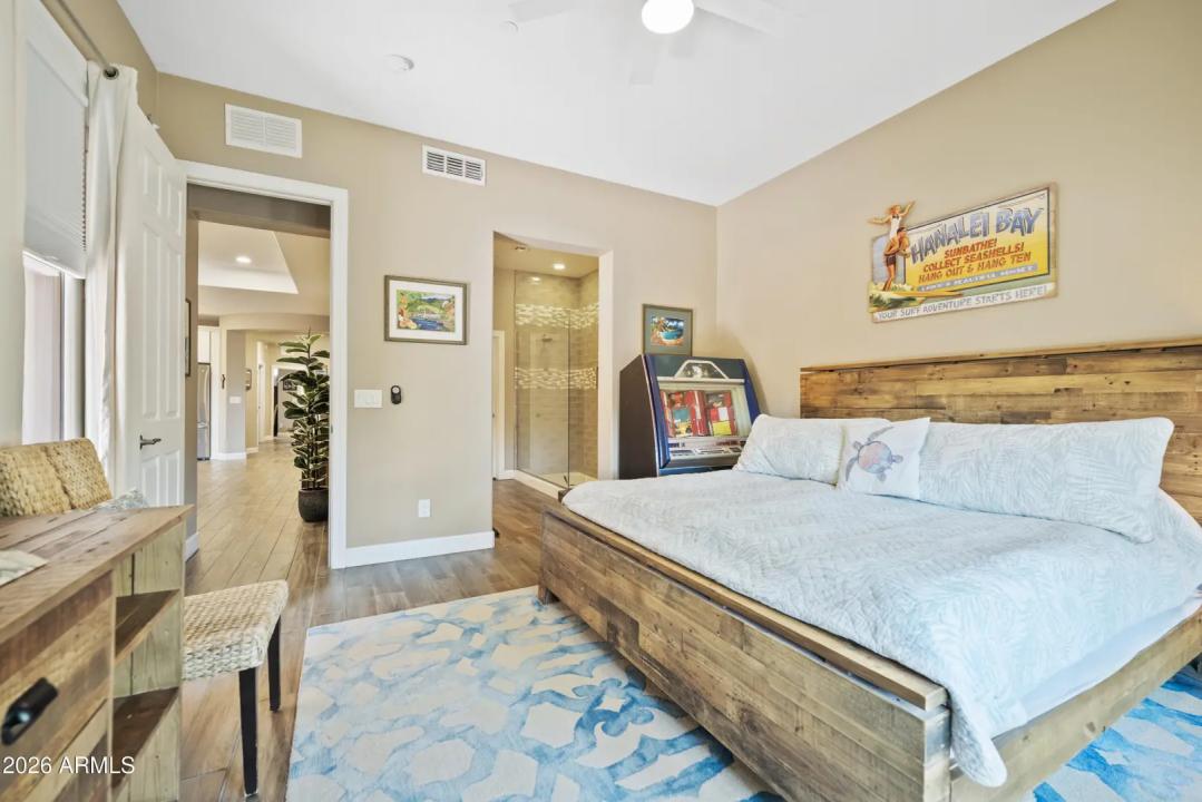 Real Estate Picture 14
