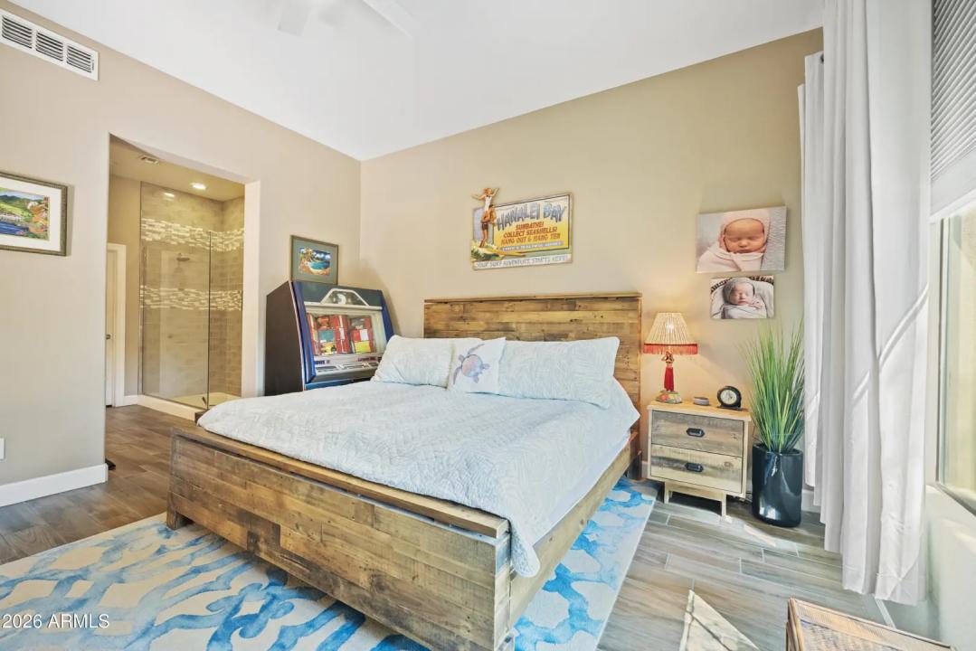 Real Estate Picture 15