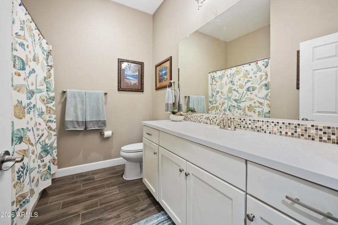 Real Estate Picture 20