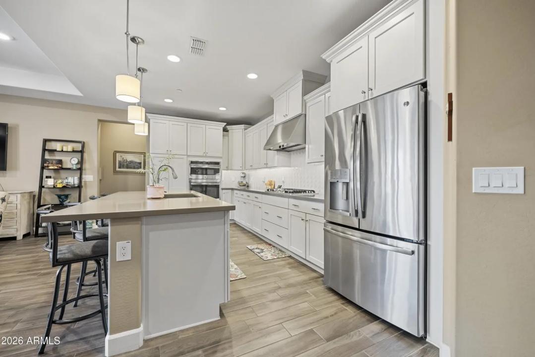Real Estate Picture 11