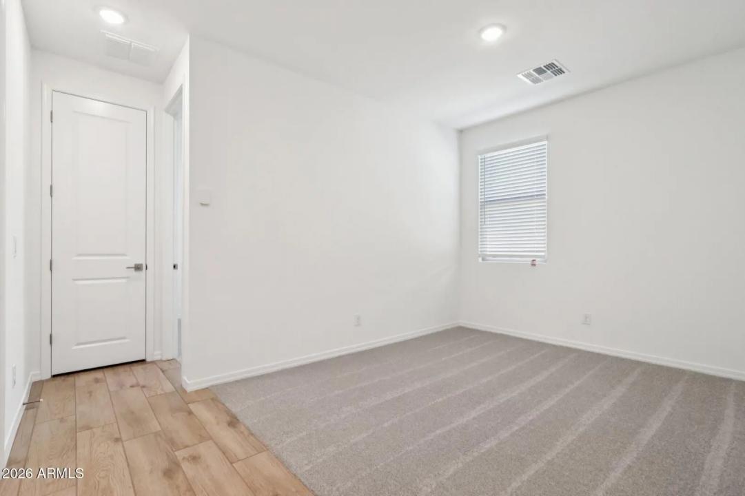 Real Estate Picture 7