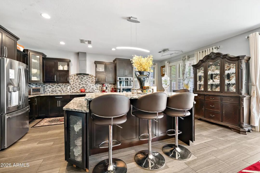 Real Estate Picture 6