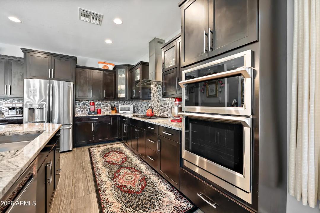 Real Estate Picture 7