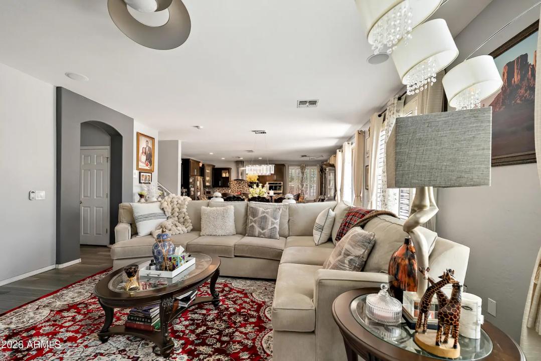 Real Estate Picture 11