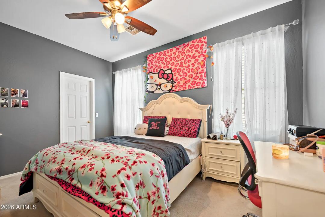 Real Estate Picture 16