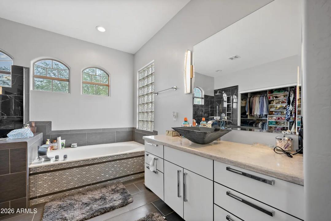 Real Estate Picture 23