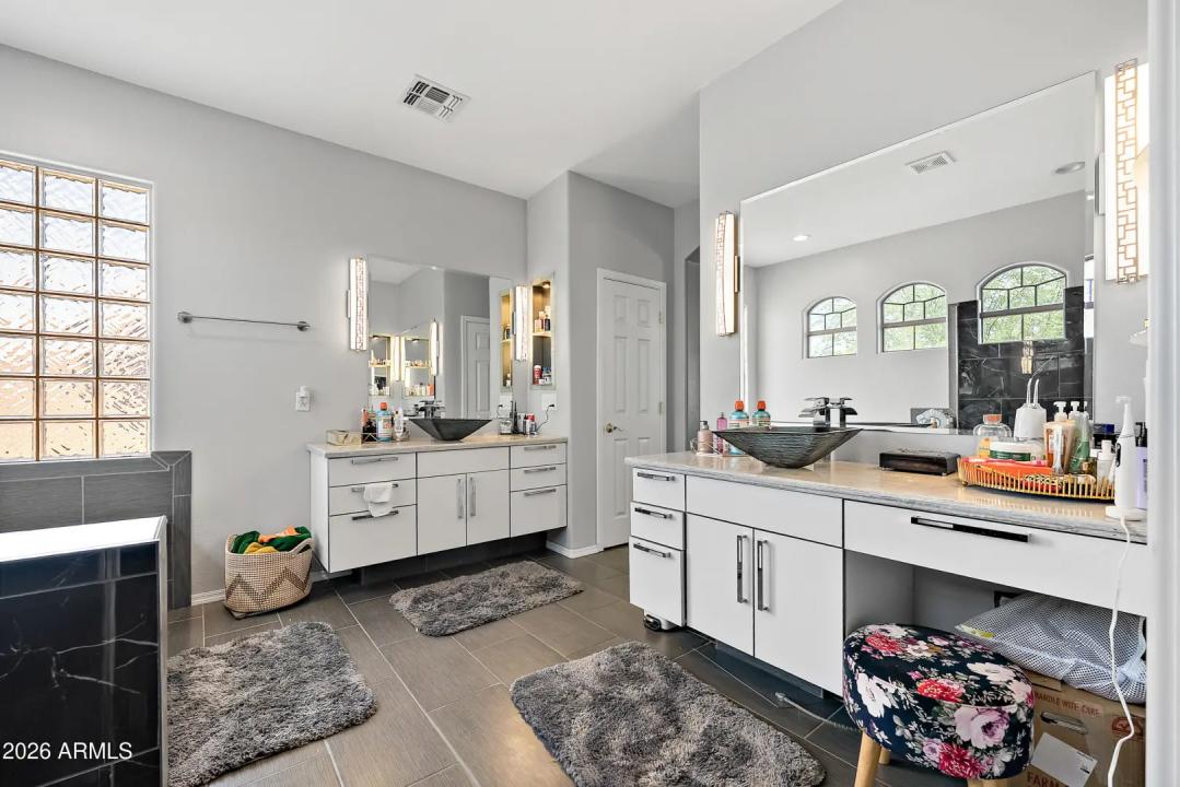 Real Estate Picture 26