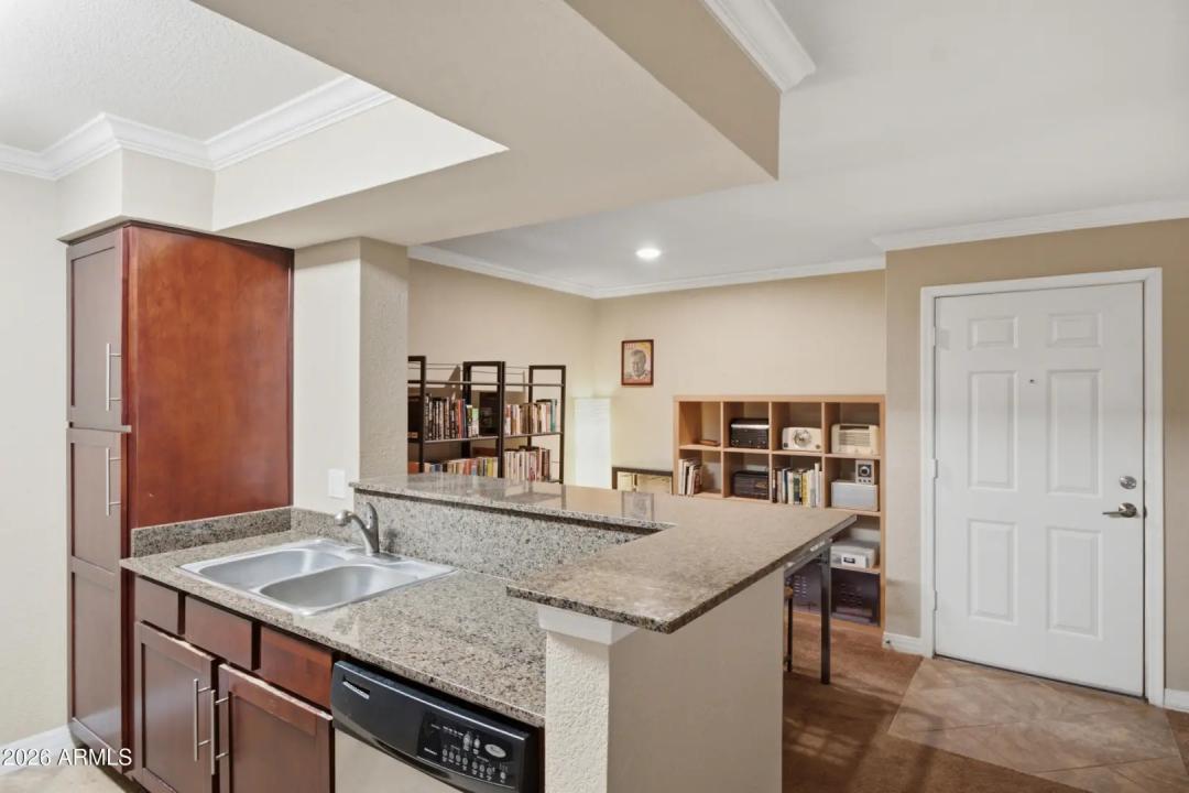 Real Estate Picture 4