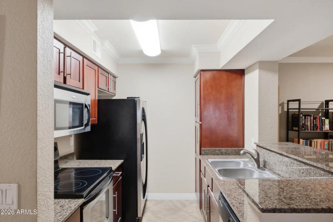 Real Estate Picture 3
