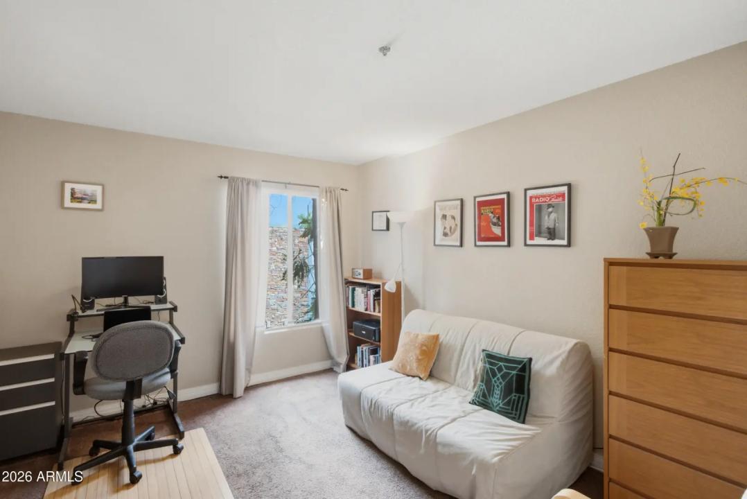 Real Estate Picture 14