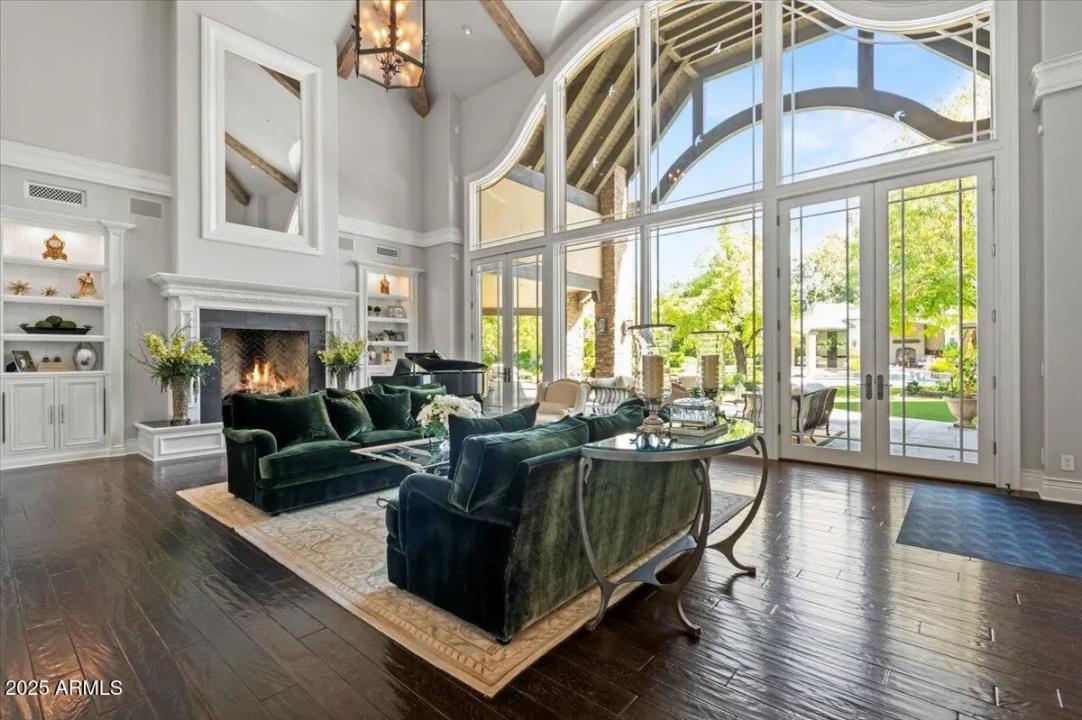 Real Estate Picture 9