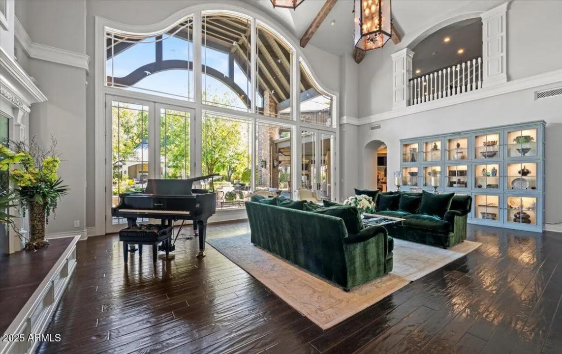 Real Estate Picture 10
