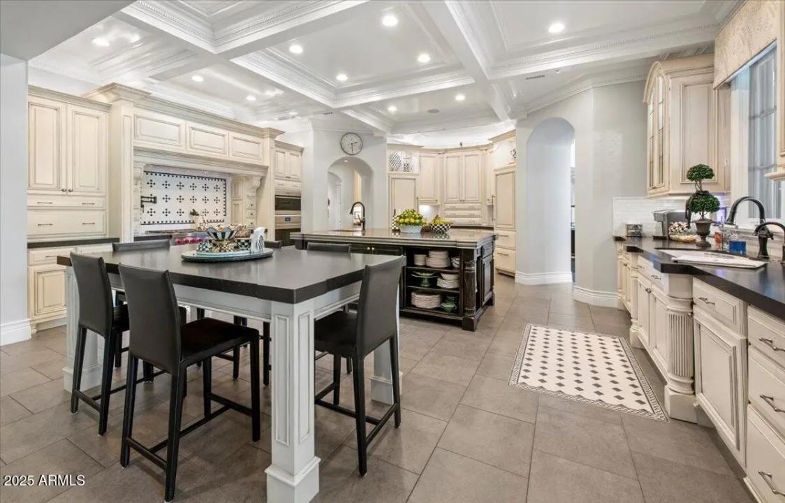 Real Estate Picture 11