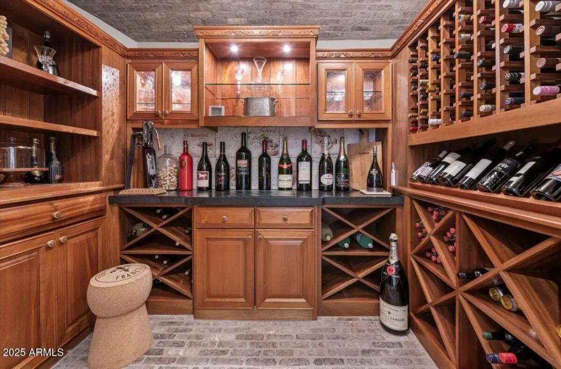 Real Estate Picture 17