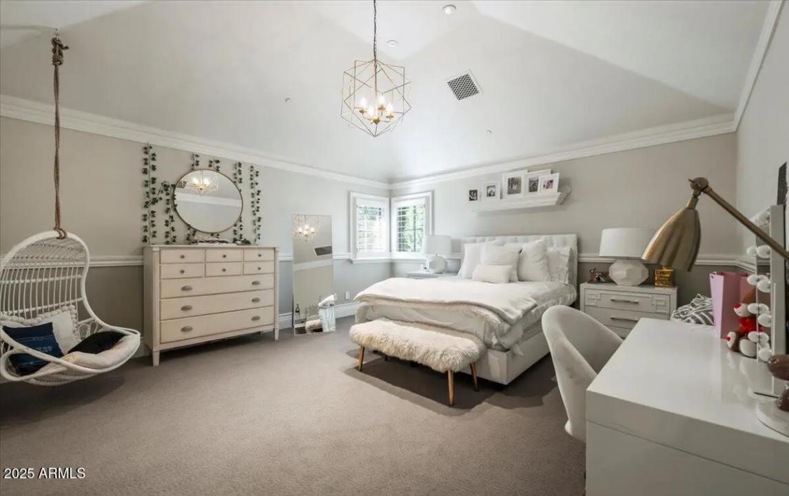 Real Estate Picture 33
