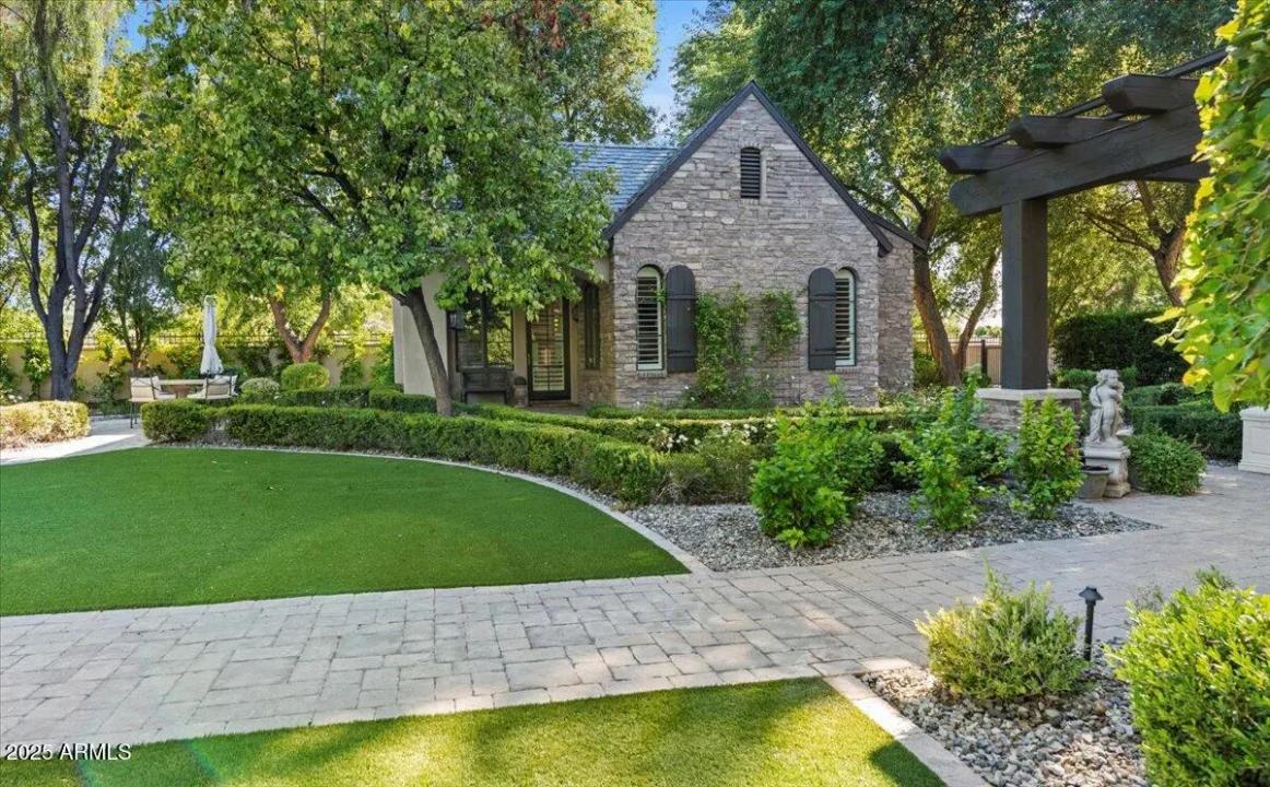 Real Estate Picture 38