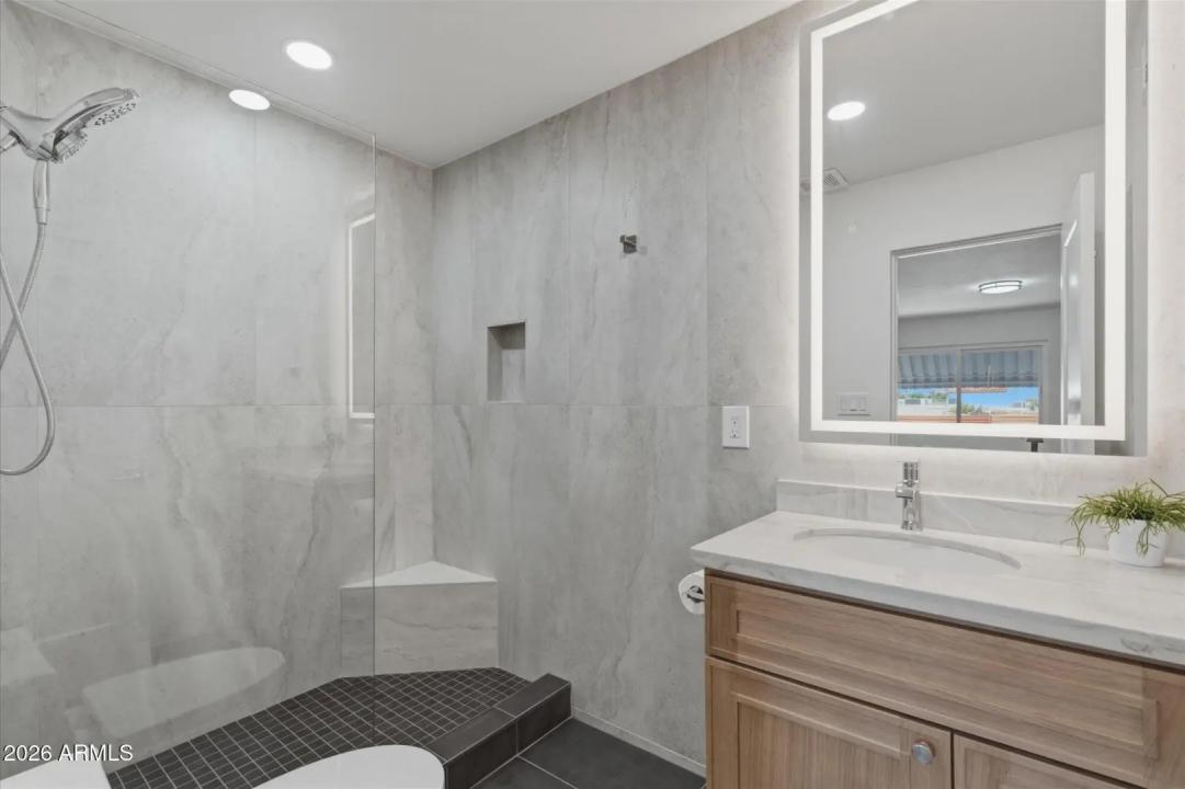Real Estate Picture 20
