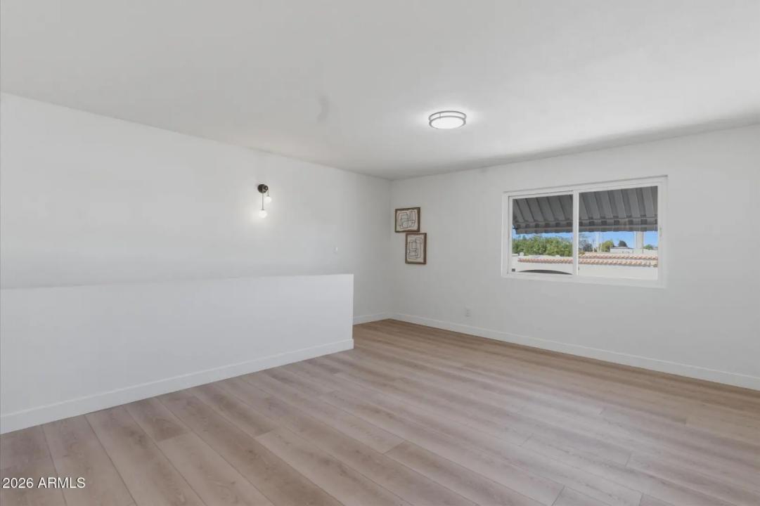 Real Estate Picture 22