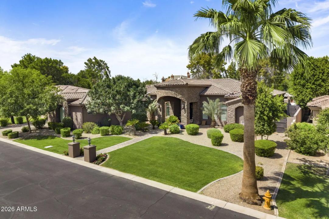 Real Estate Picture 3