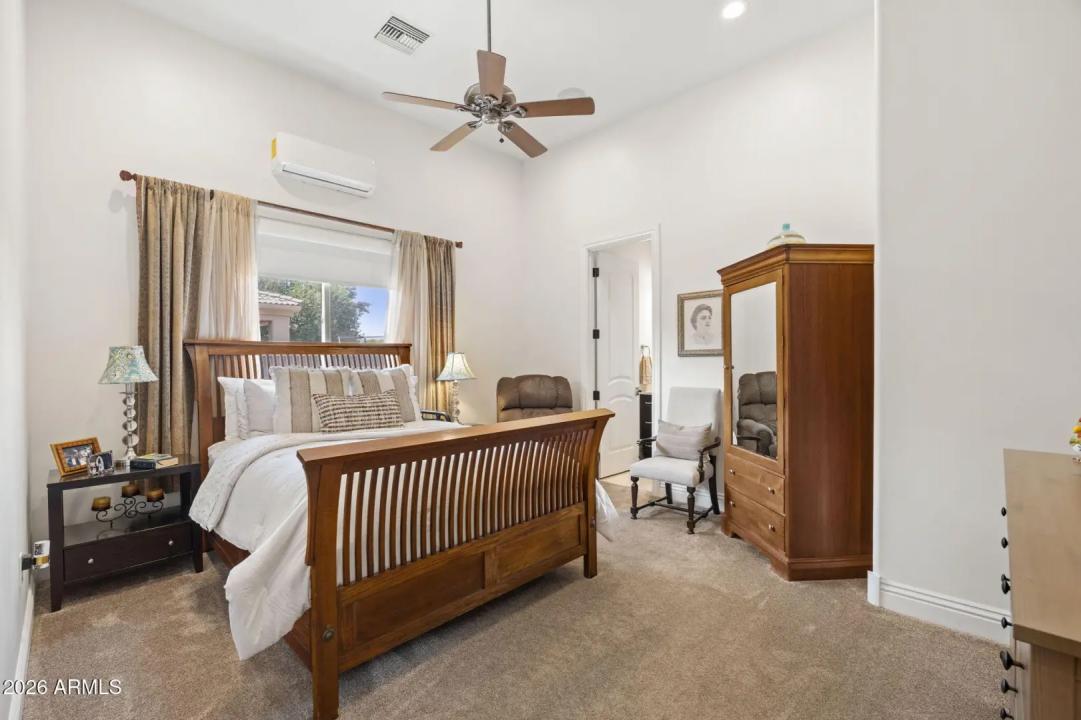 Real Estate Picture 32