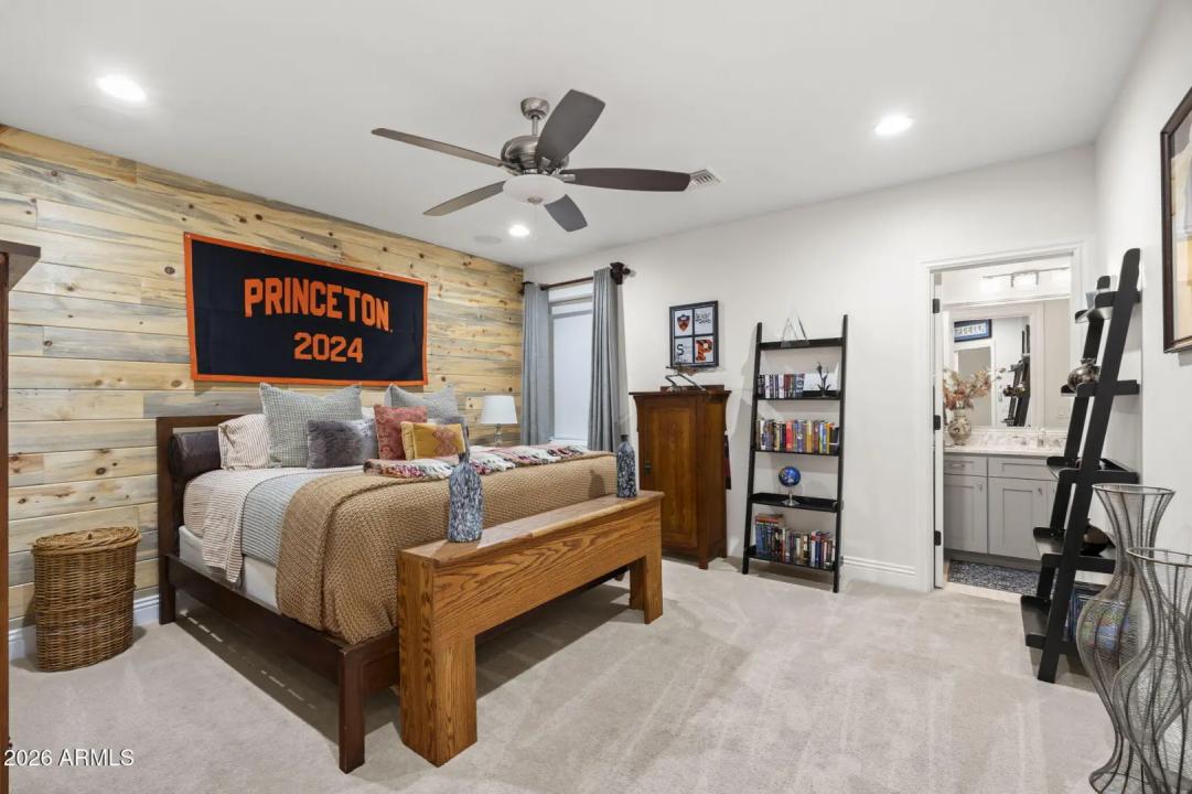 Real Estate Picture 43