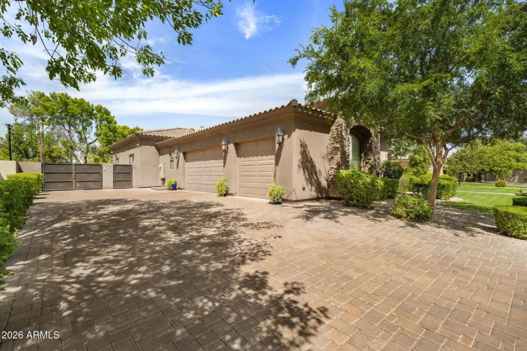 Real Estate Picture 5
