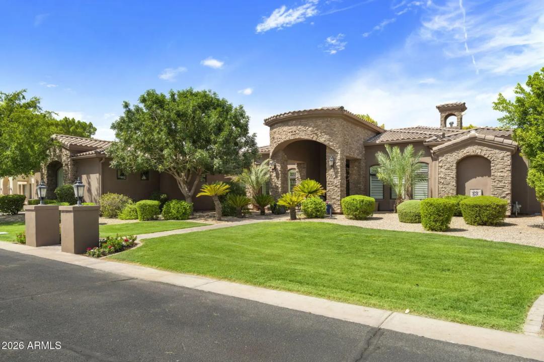 Real Estate Picture 4