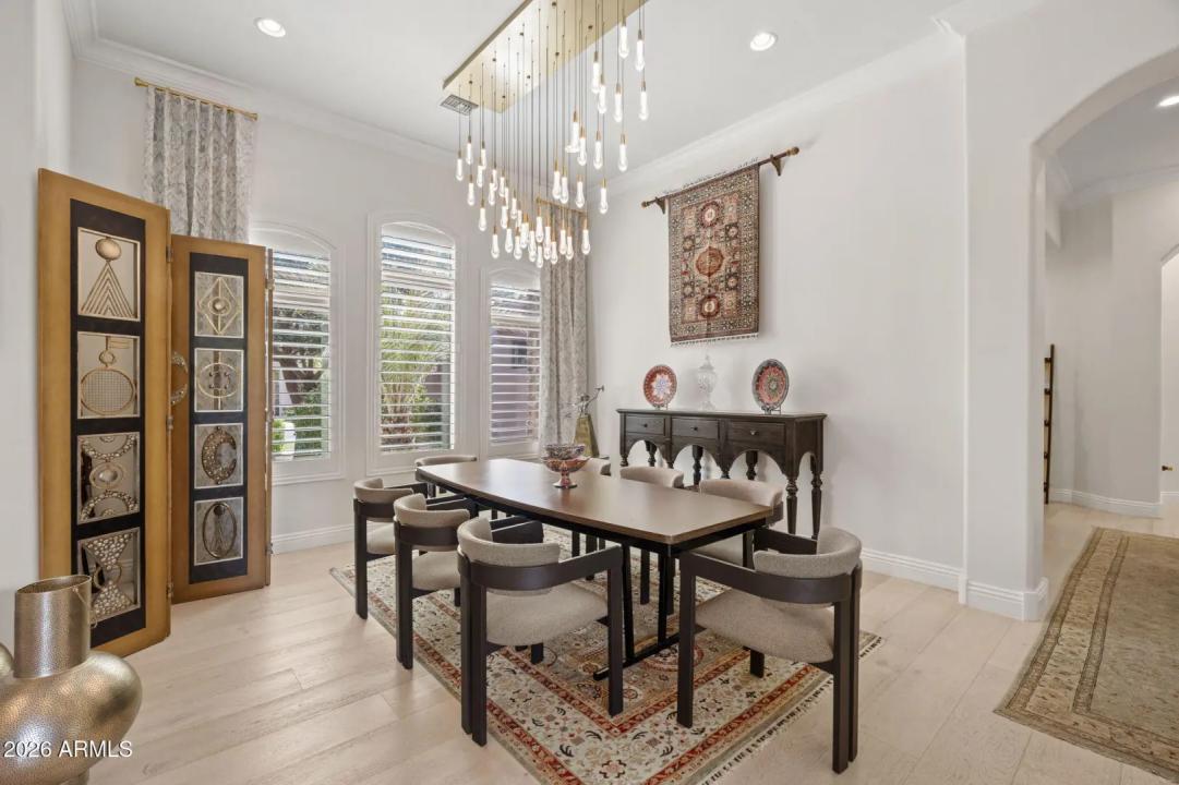 Real Estate Picture 11