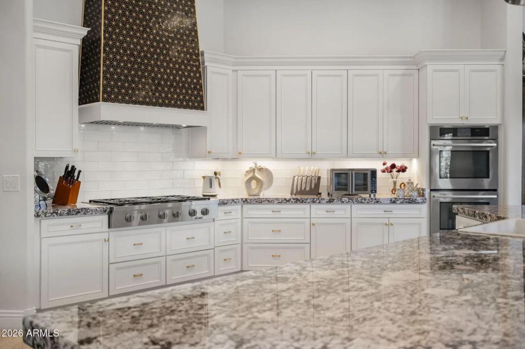 Real Estate Picture 16