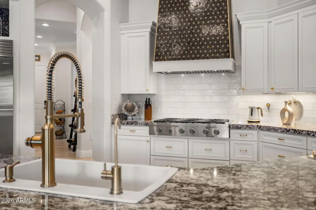 Real Estate Picture 15