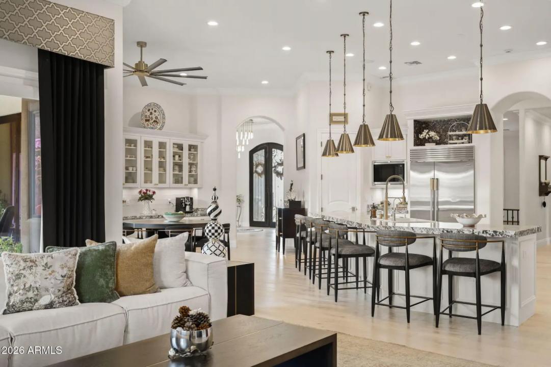 Real Estate Picture 13