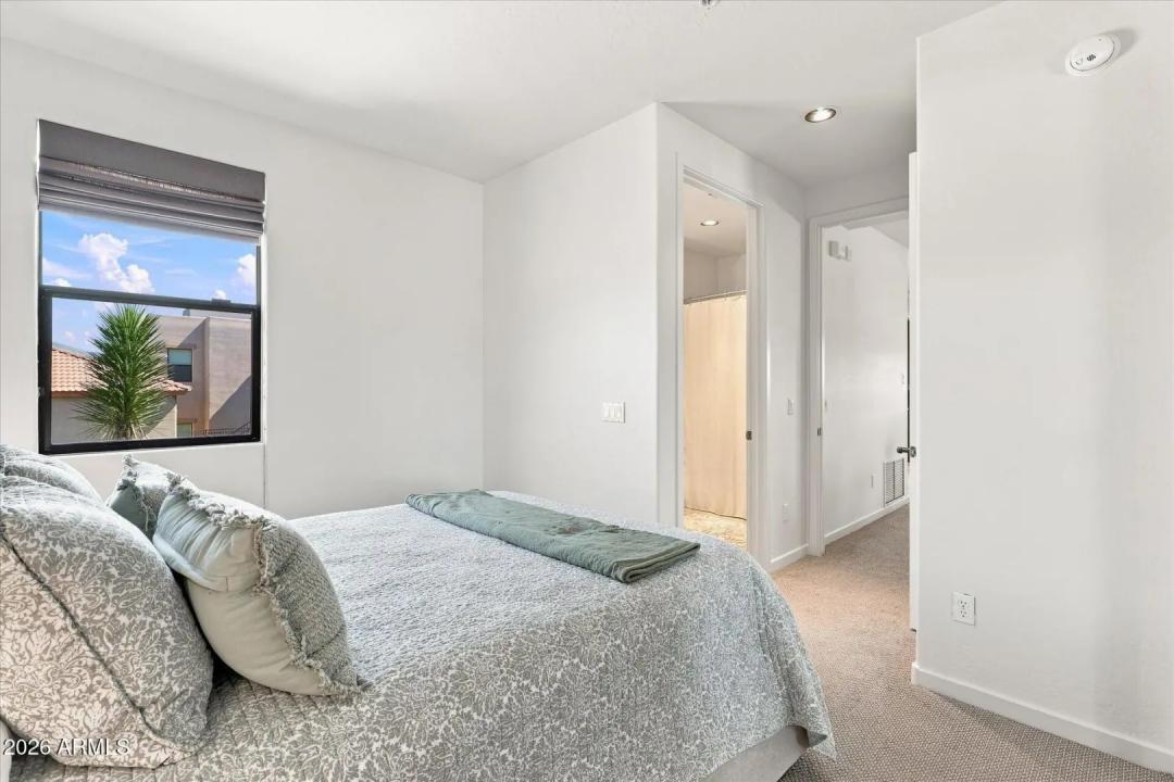 Real Estate Picture 29