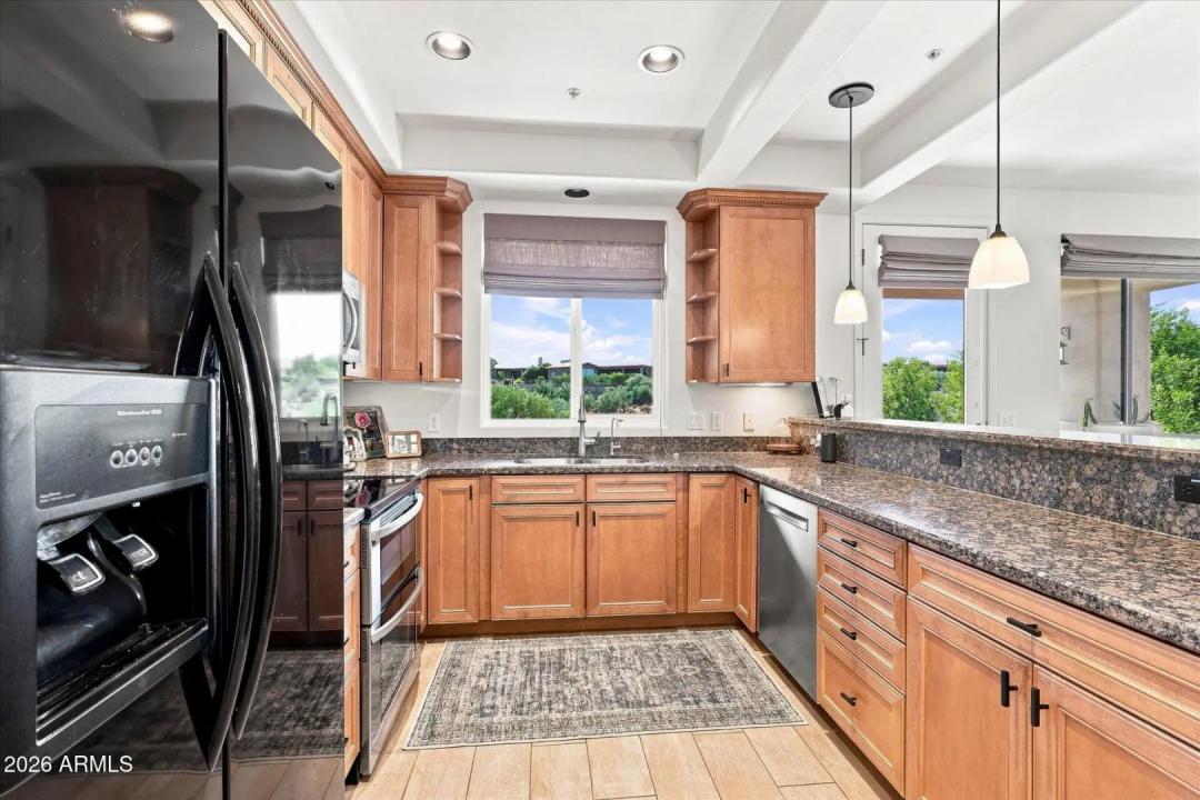 Real Estate Picture 6