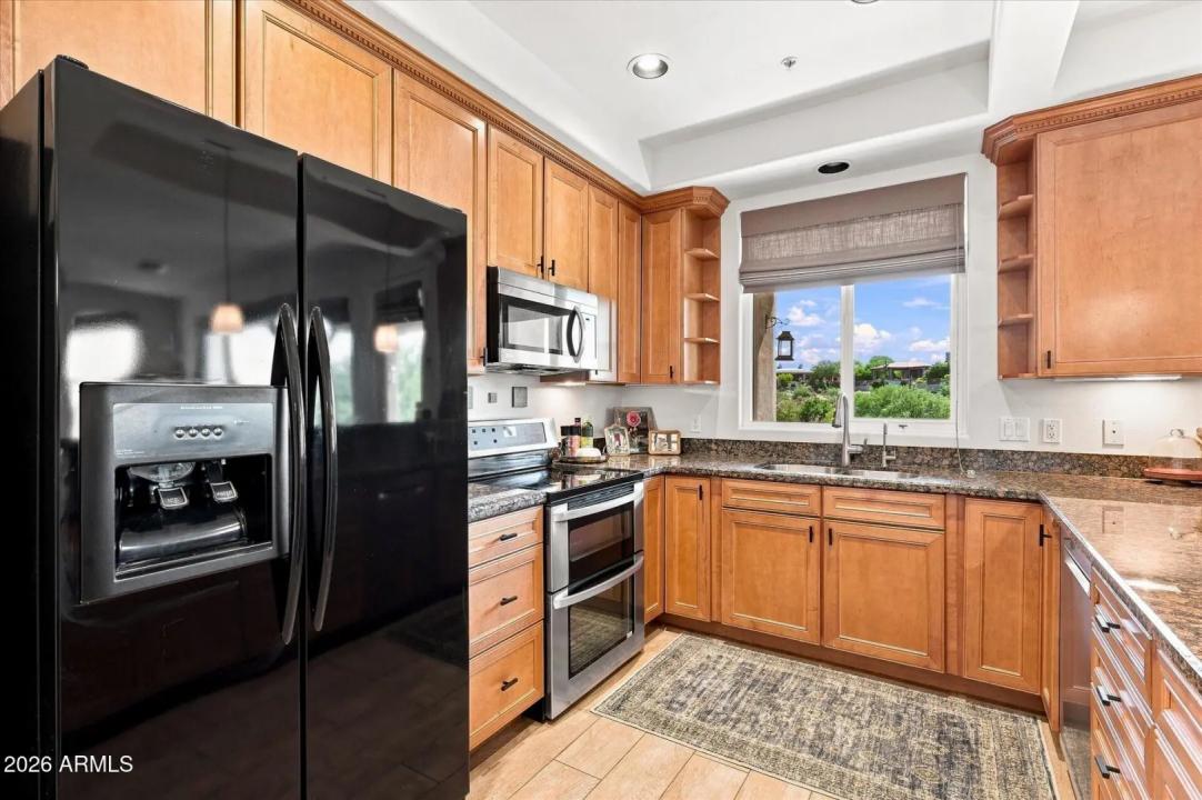 Real Estate Picture 7
