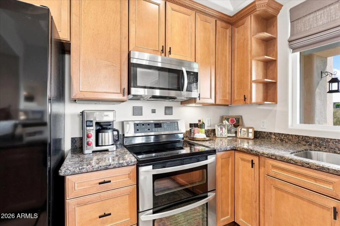 Real Estate Picture 8