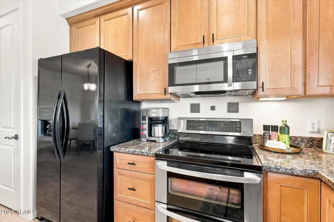Real Estate Picture 9