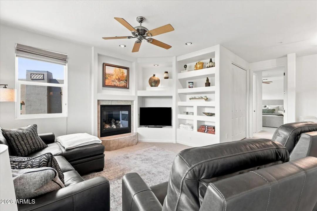 Real Estate Picture 16